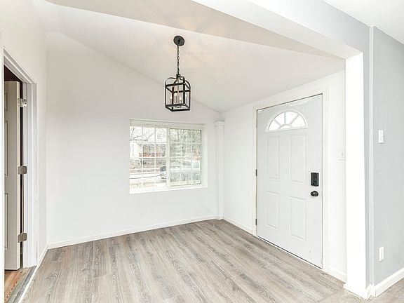 3rd image of 2820 N Denny St