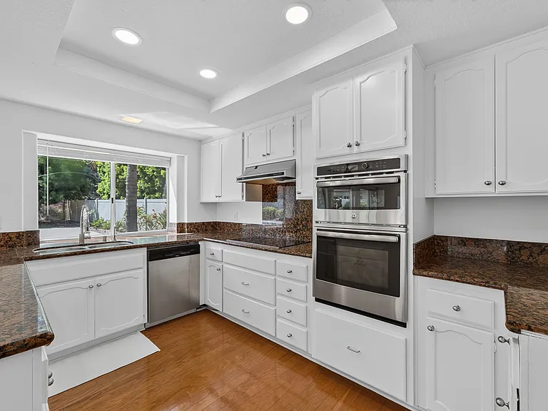 13887 Carriage Rd — Photo 20