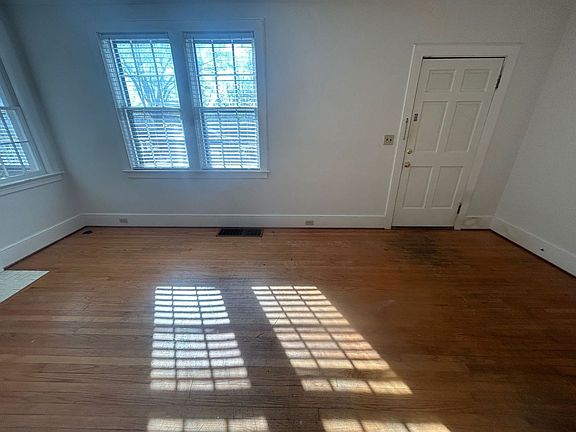 2nd image of 3205 Michigan St