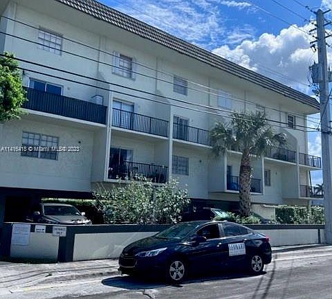 4th image of 5731 NW 37th St APT 220