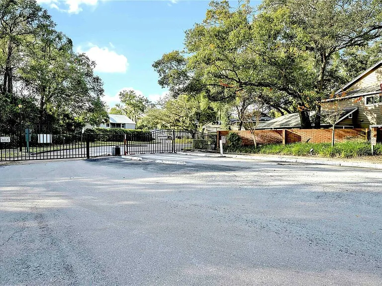641 Maple Oak Cir #101 — Photo 22