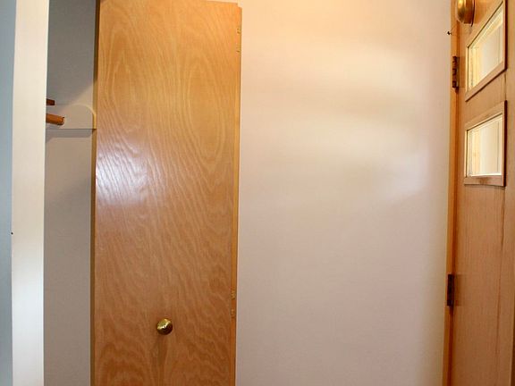 5th image of 1018 N Estey St
