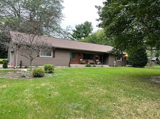 6104 Hereford Rd, Saline, MI 48176