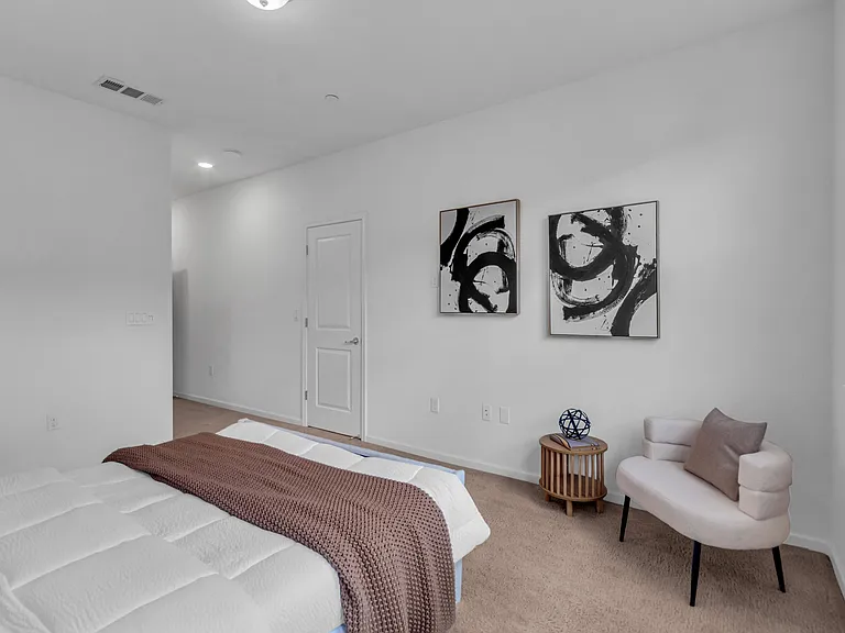 2730 Ferrara Cir — Photo 11