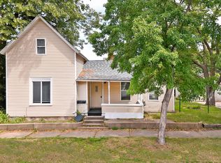 128 11th St NW, Faribault, MN 55021