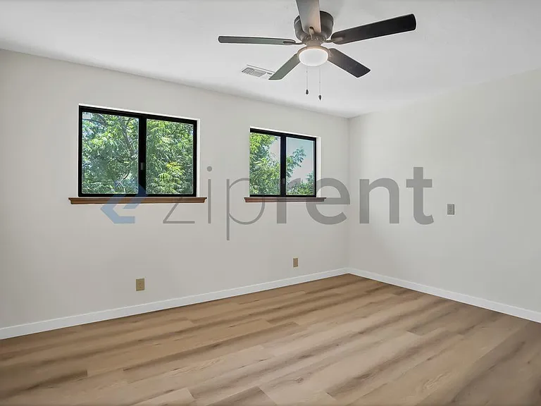 1196 Robinson Ct — Photo 29