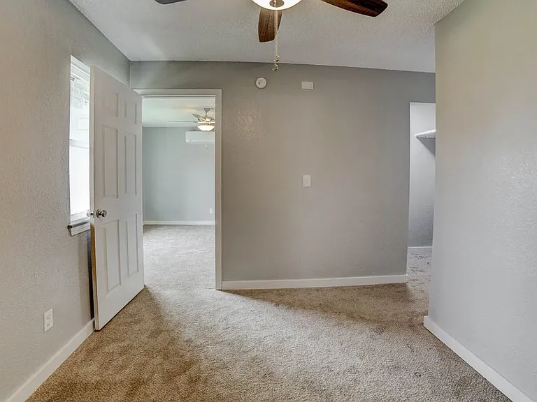 42nd West Apartments — Photo 7
