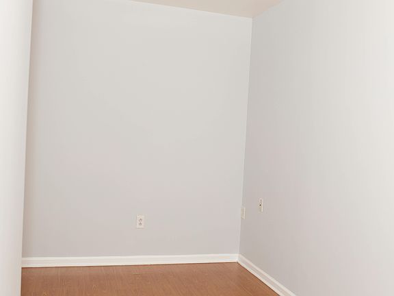 5th image of 4829 Hawthorne St