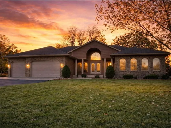 14181 N Manhattan Ln, Mount Vernon, IL 62864