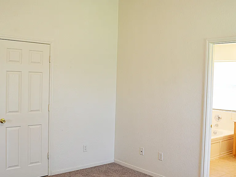 5802 Venetian Ct — Photo 22