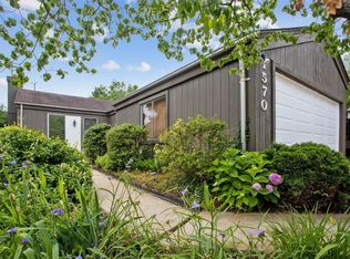 1570 Beacon Woods Ct, Ballwin, MO
