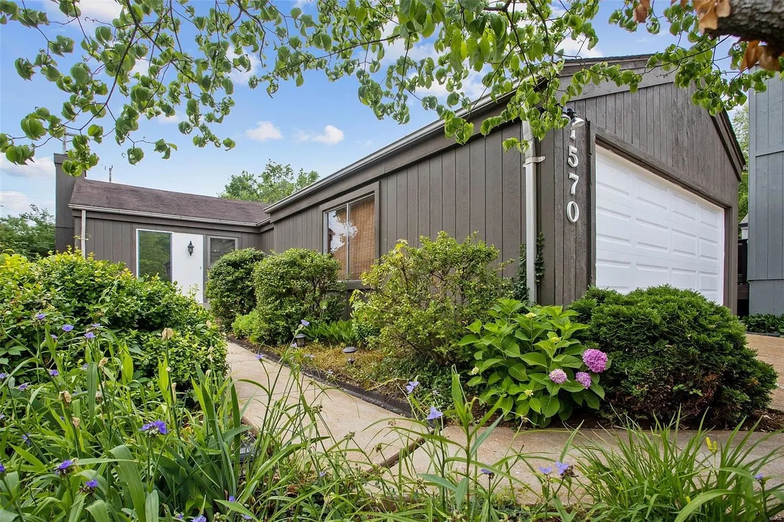 1570 Beacon Woods Ct photo 1