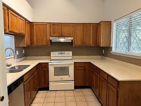 5th image of 3710 Westmeadow Dr