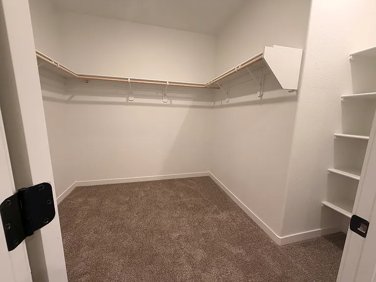 620 Riley Ave — Photo 8