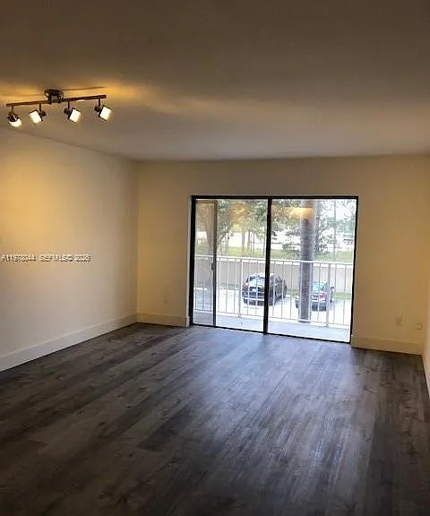 9301 SW 92nd Ave #207-C — Photo 7