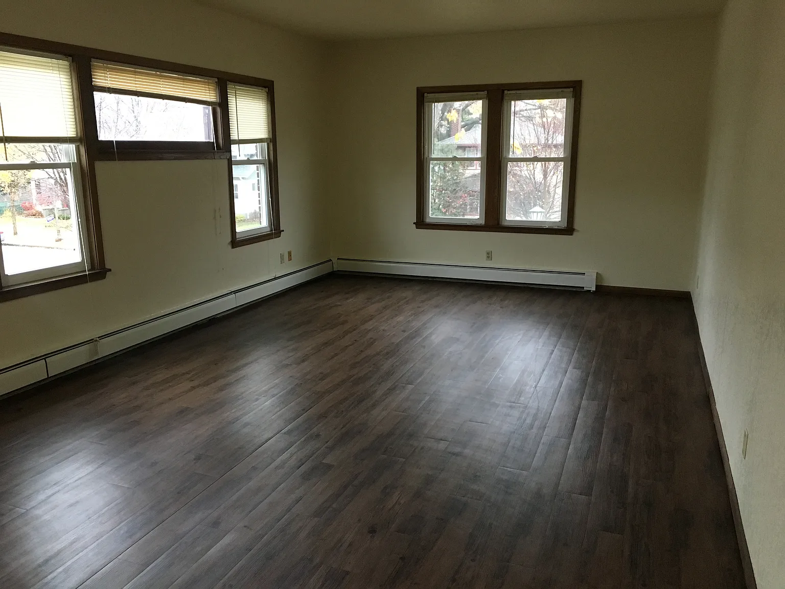 2 bed, 850 sqft, $1,400 — Photo 2