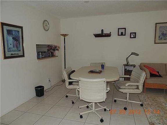 5th image of 5250 Las Verdes Cir APT 221