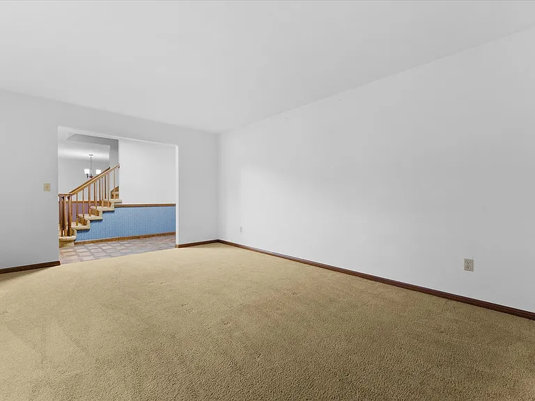 1017 Woodleaf Dr — Photo 11