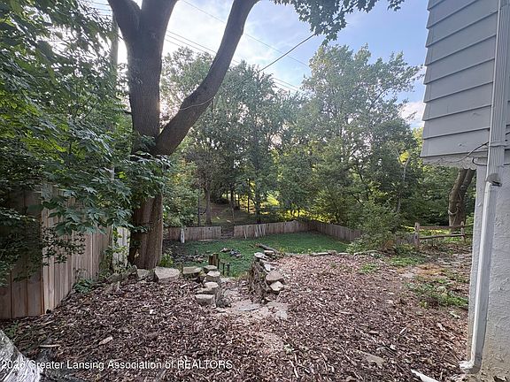 4th image of 2617 Edgebrook Dr