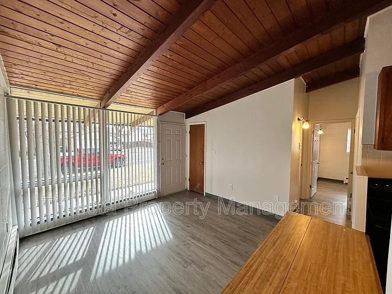 2 bed, 1.0 bath, 513 sqft, $1,445 — Photo 2