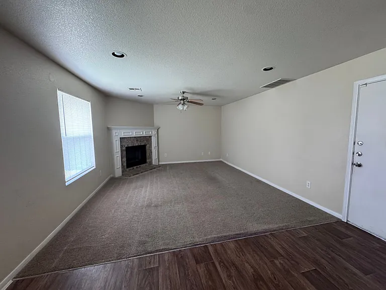 2201 Riley Dr — Photo 8