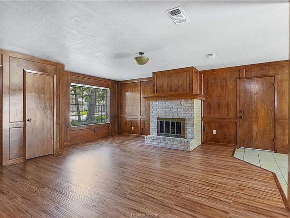 3rd image of 2814 Celinda Cir