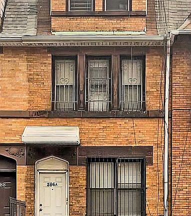 2nd image of 386A Lafayette Ave