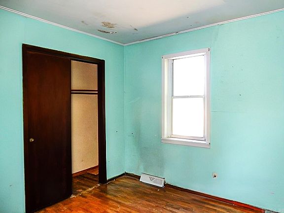 5th image of 124 W Sisson St