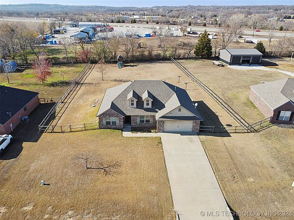 5th image of 17280 Highland Dr