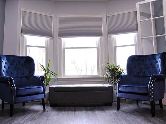 4th image of 881 Richmond Ave #2