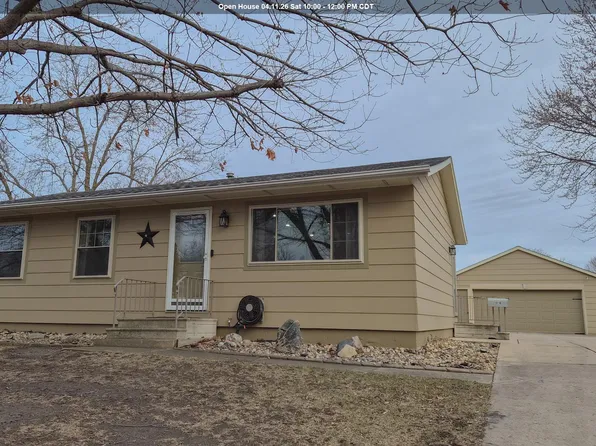 1914 N 7th St, Estherville, IA 51334