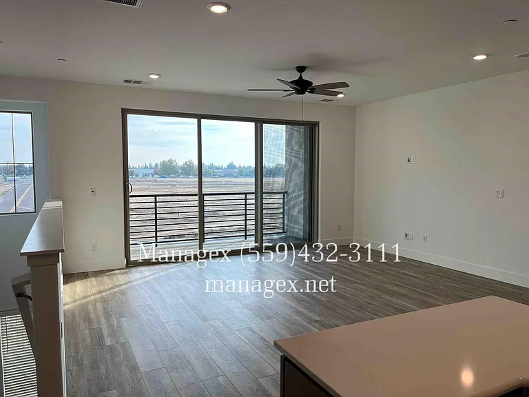 498 W Mahogany Ln — Photo 4
