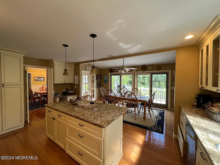 980 Barnegat Ln — Photo 14