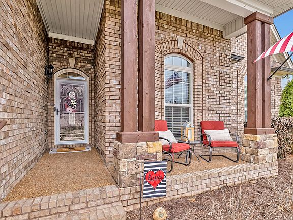 5th image of 806 Manner Ln
