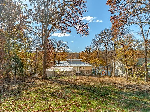 5th image of 155 Lakeside Dr