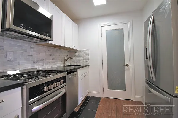 Rented by Real Street Inc | media 3