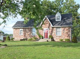 1688 Garretson Ln, New Albany, IN 47150