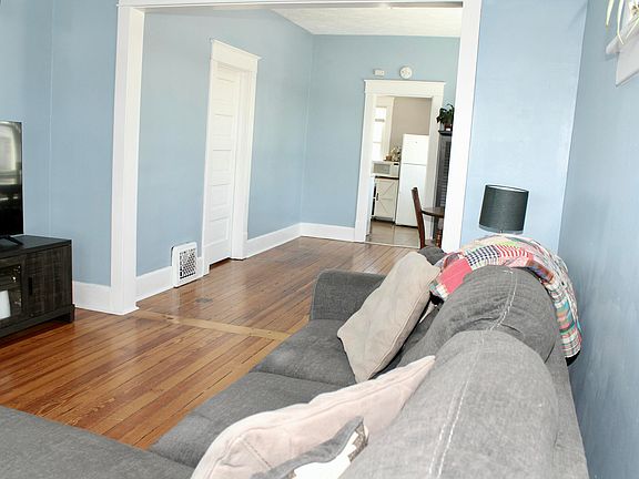 4th image of 2800 Avenue C