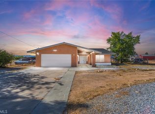 15501 Mission St, Hesperia, CA 92345
