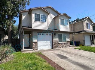 924 NE 94th Ave, Portland, OR 97220