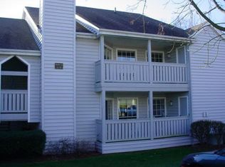 15 Crown Knoll Ct APT 42, Groton, CT 06340