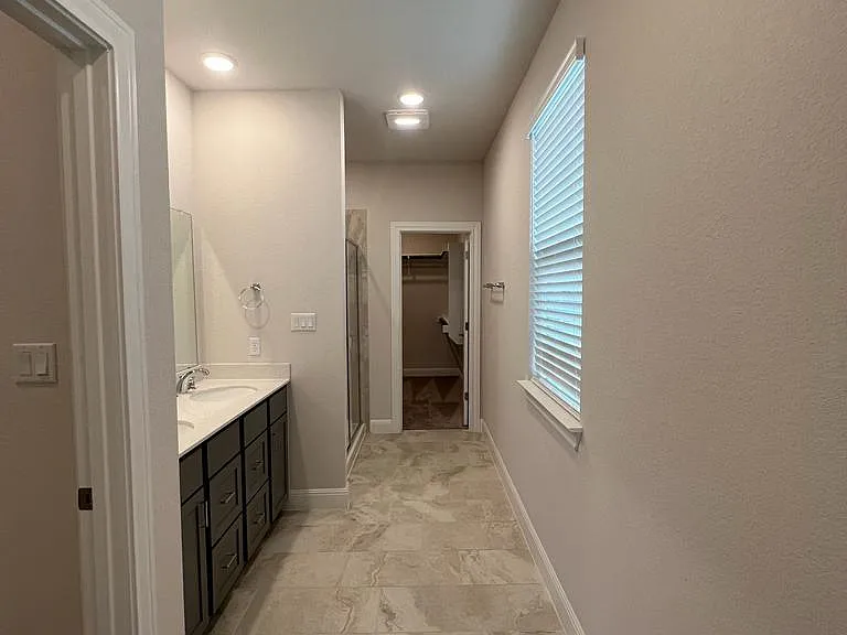 15501 Ellinger Dr — Photo 10