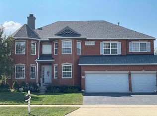 1843 Saint Andrew Dr, Vernon Hills, IL 60061