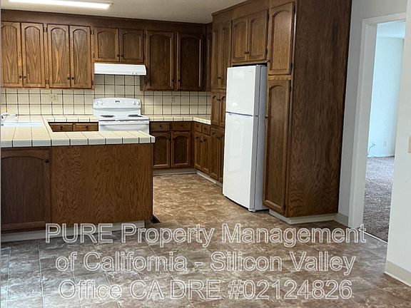 2nd image of 206 Pennsylvania Ave