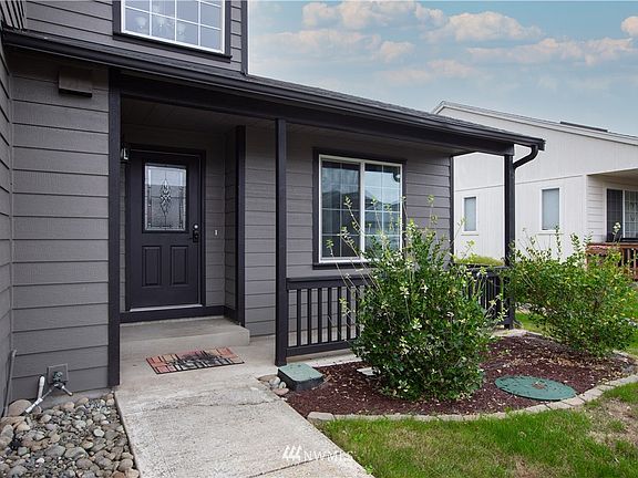 2nd image of 1121 Nepean Dr SE