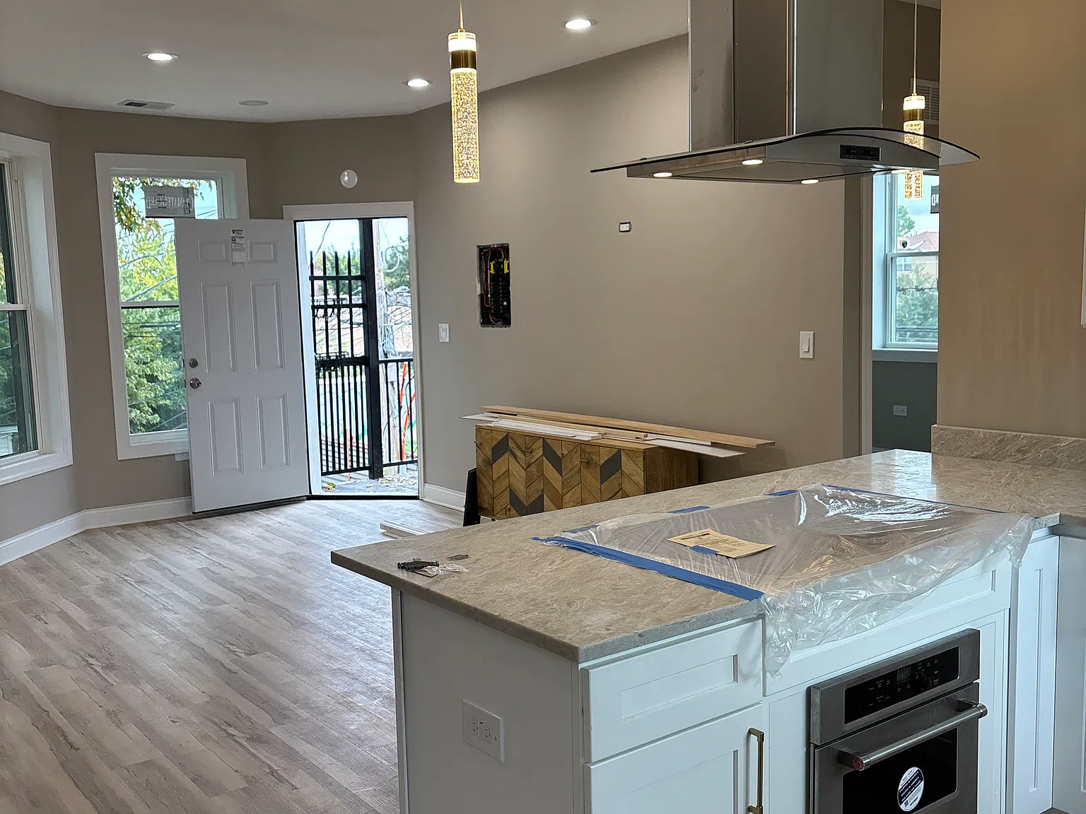 2 bed, 860 sqft, $1,950 — Photo 3