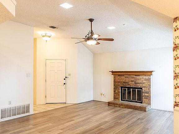 4th image of 2016 Hearthside Ln