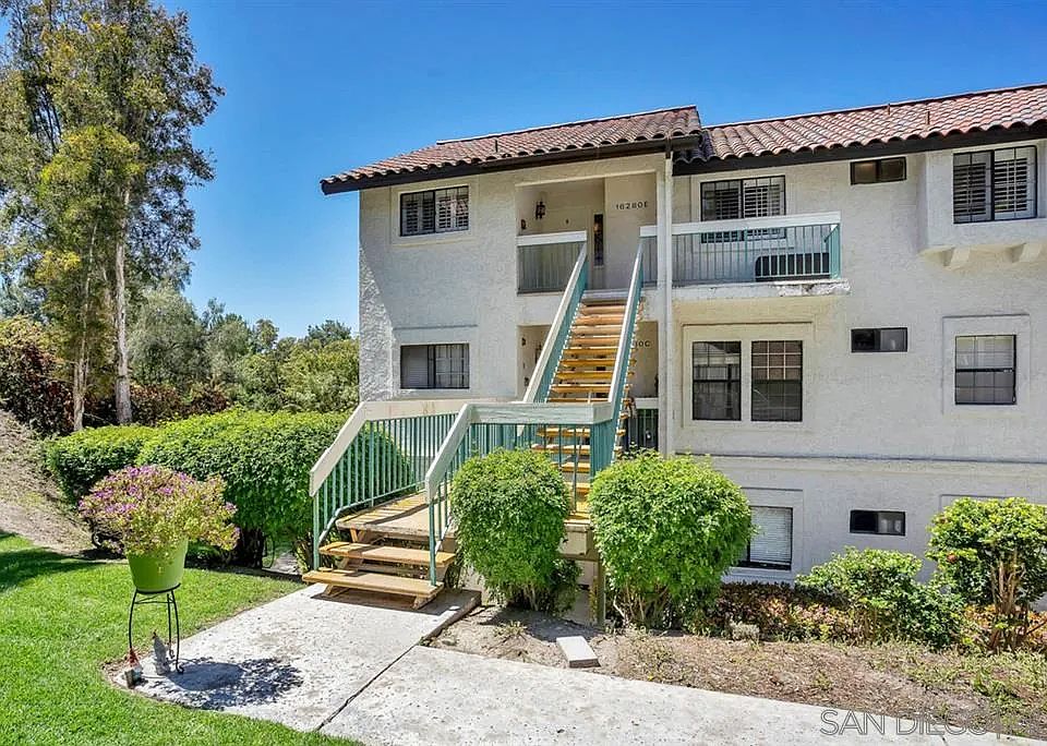1st image of 16280 Avenida Venusto
