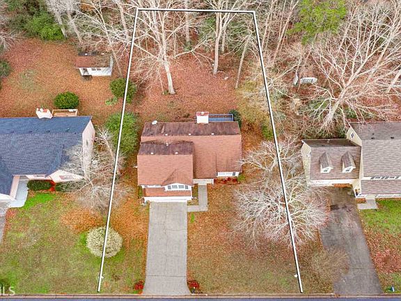 3rd image of 2435 Windridge Dr NE