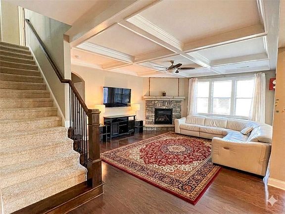 5th image of 225 Stonebrier Ln